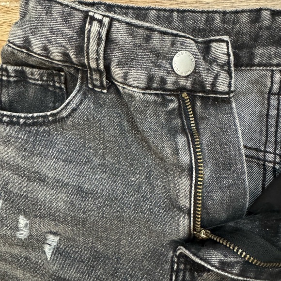 Women's Distressed Gray Jeans - Picture 7 of 7